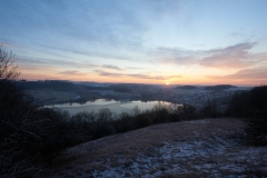 Schalkenmehrener Maar im Sonnenaufgang bei Rauchreif_Winterstimmung